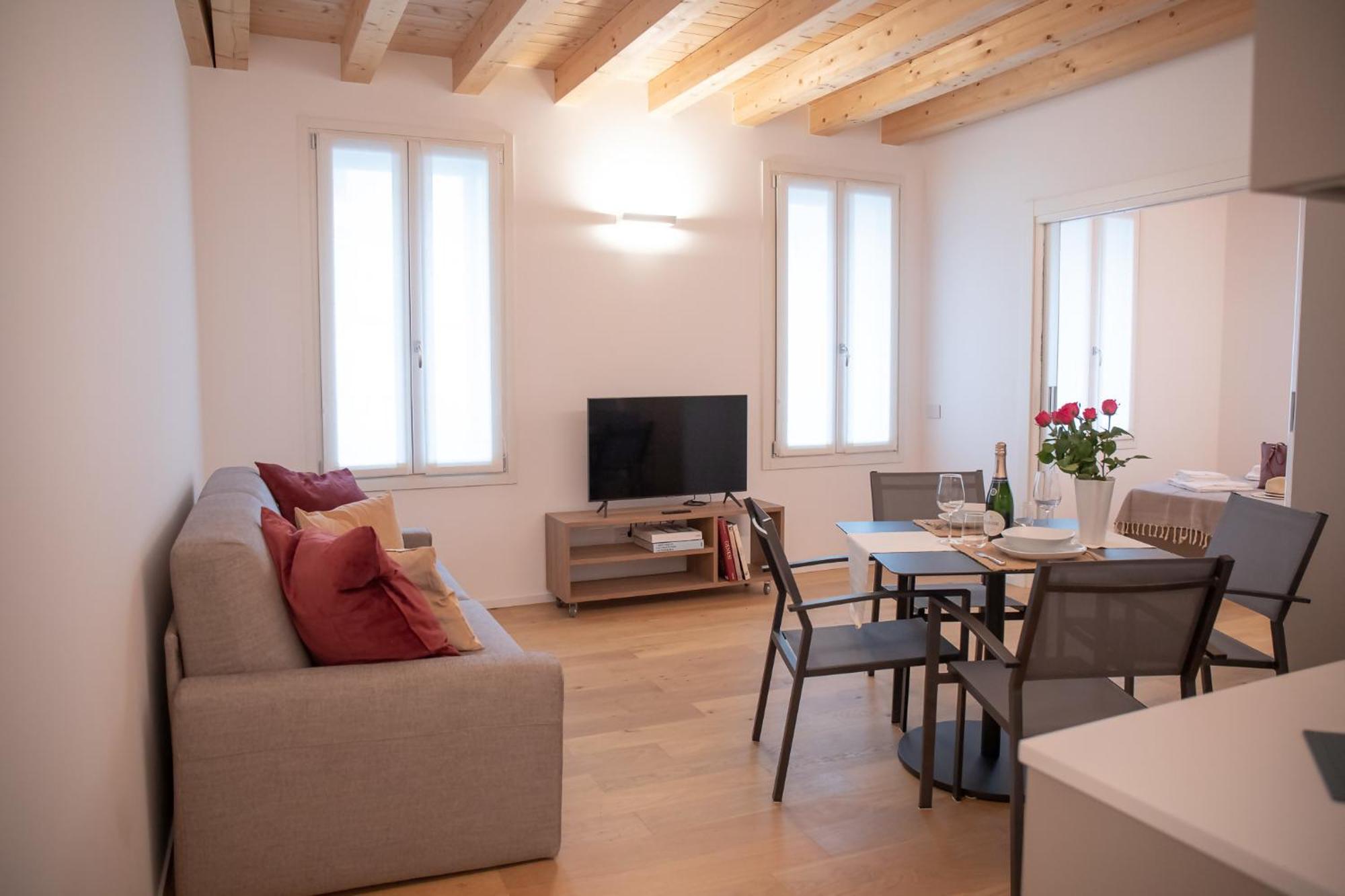 Amendola City View Apartments Suite Romantica โกโม ภายนอก รูปภาพ