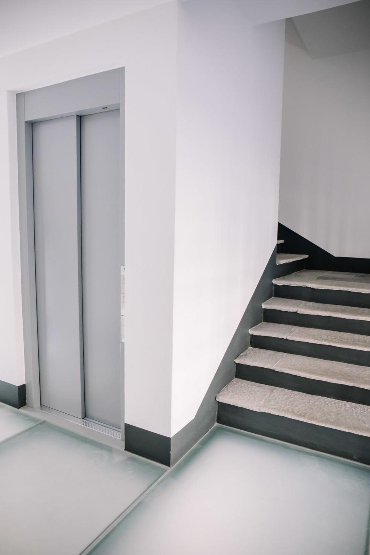 Amendola City View Apartments Suite Romantica โกโม ภายนอก รูปภาพ