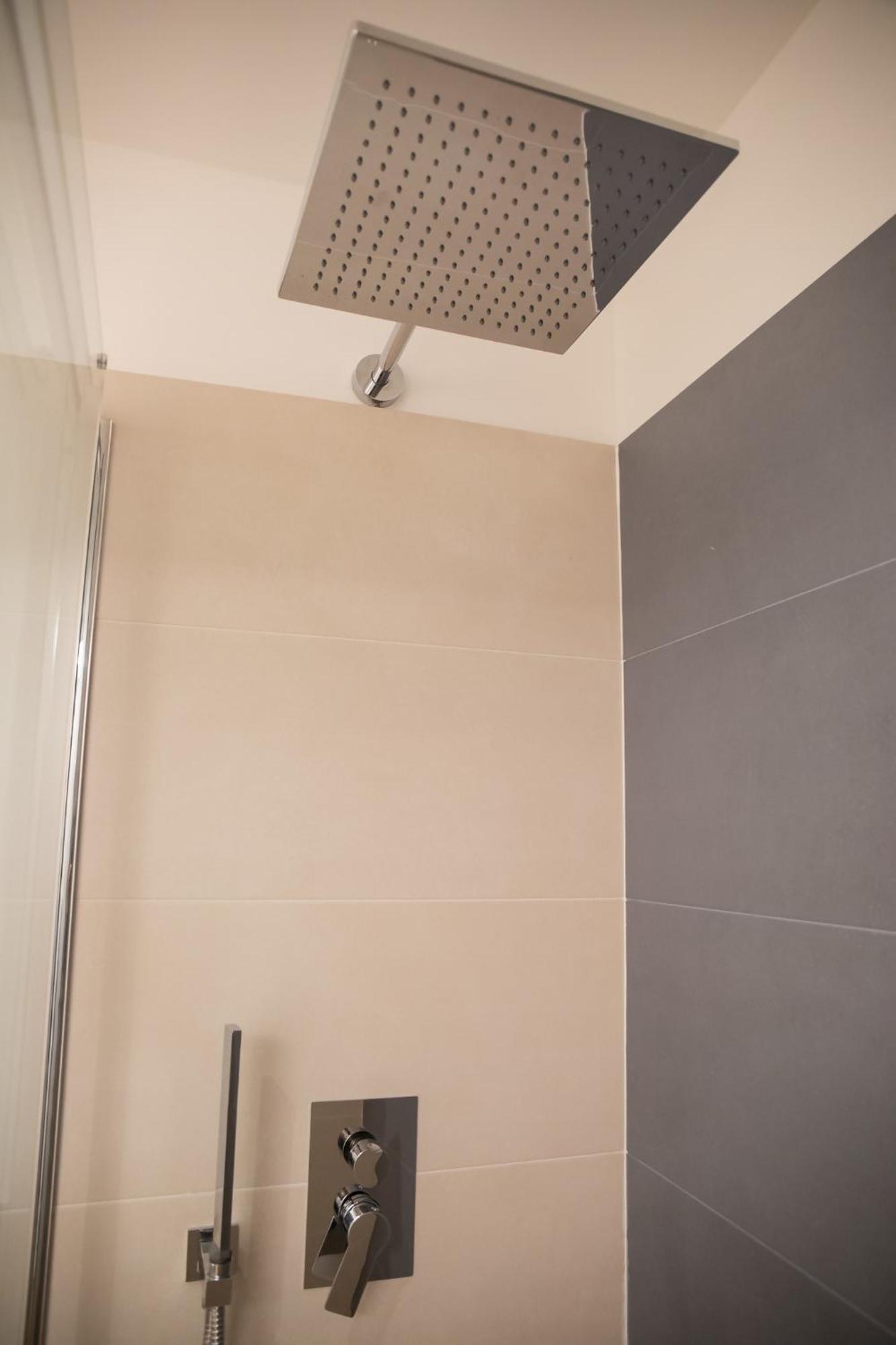 Amendola City View Apartments Suite Romantica โกโม ภายนอก รูปภาพ