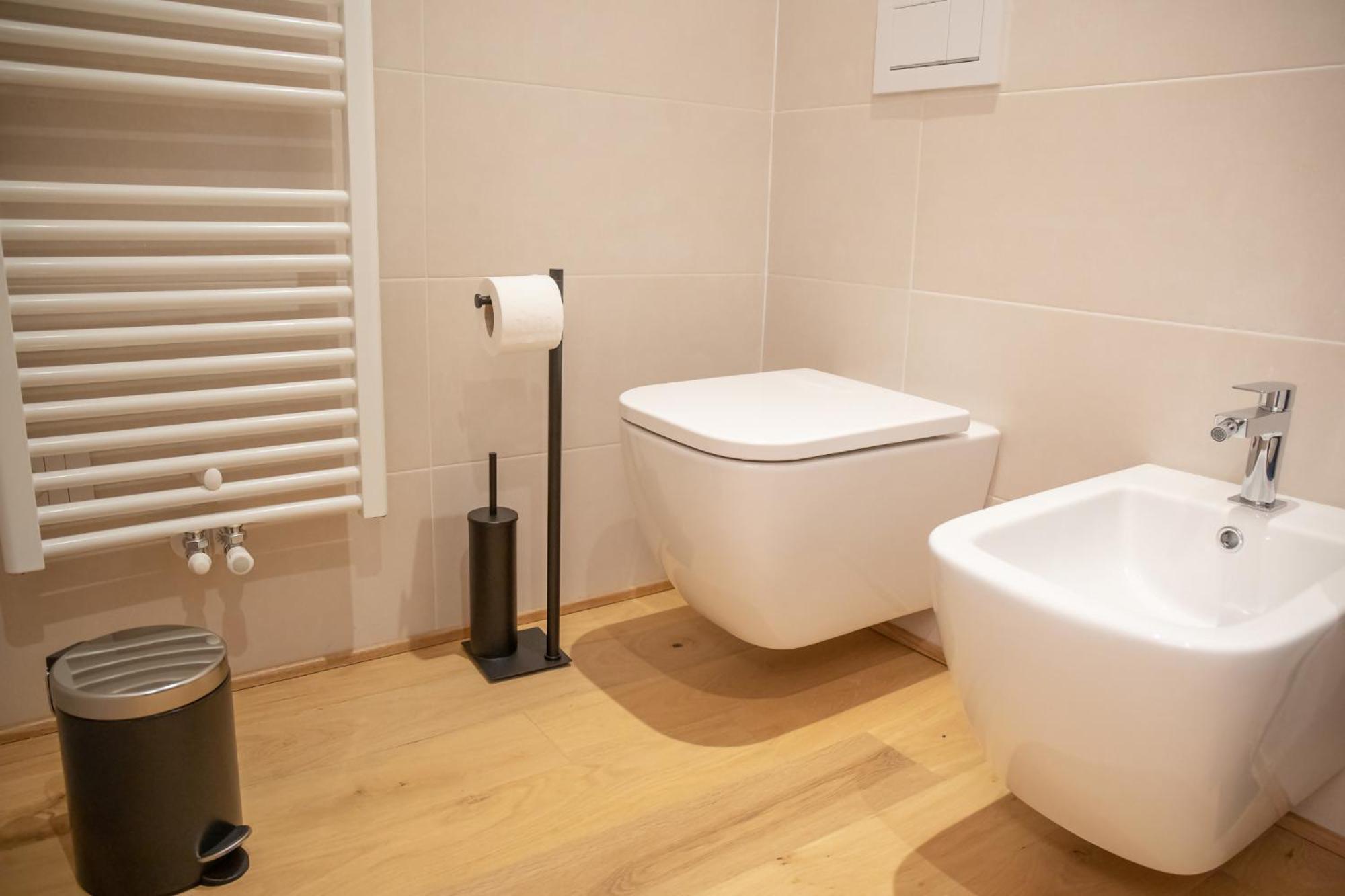 Amendola City View Apartments Suite Romantica โกโม ภายนอก รูปภาพ