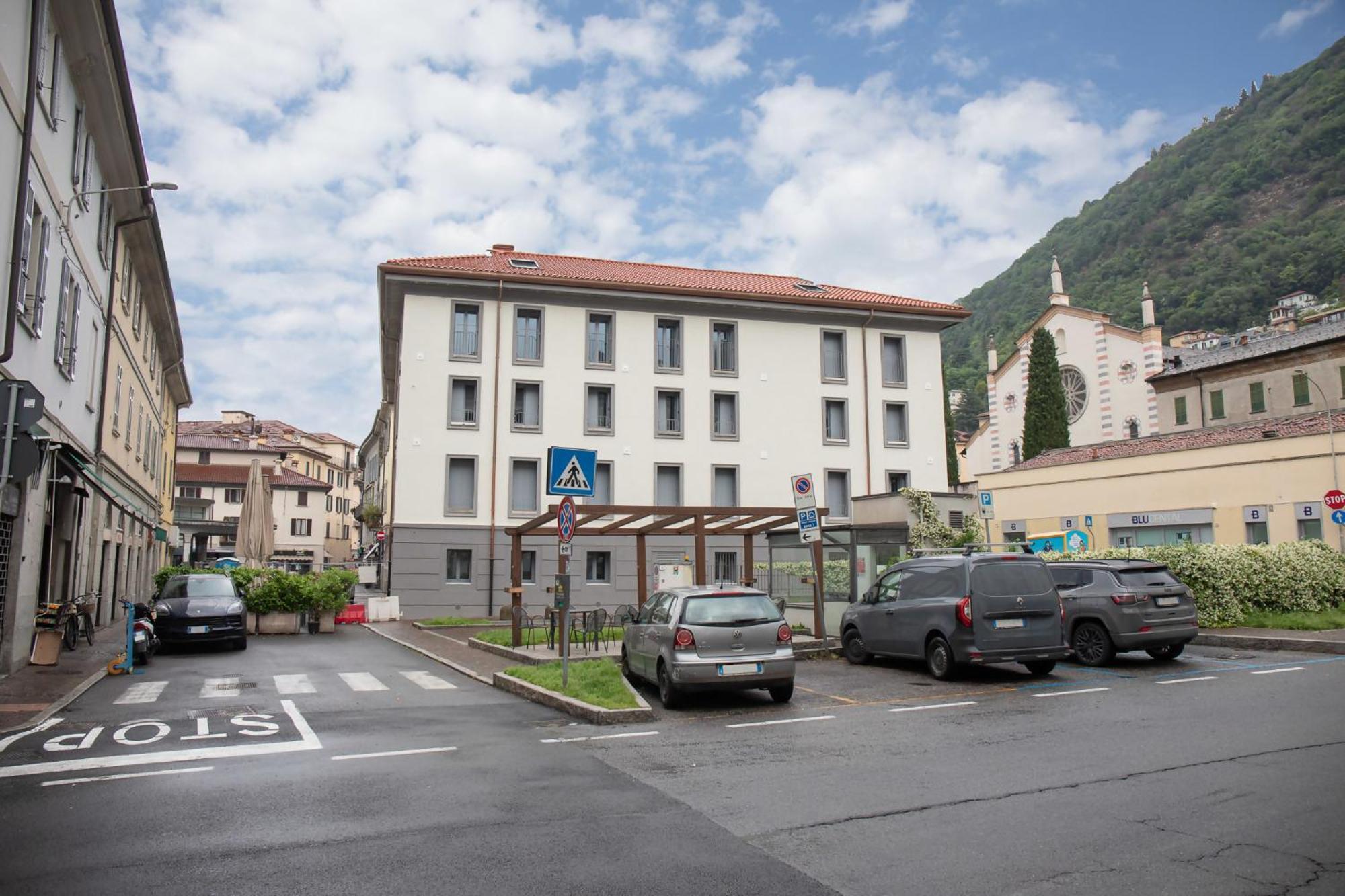 Amendola City View Apartments Suite Romantica โกโม ภายนอก รูปภาพ